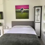Geuzenhoeve Op De Munnickaij *