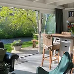 Geuzenhoeve Op De Munnickaij Schellinkhout