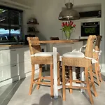Holiday home Geuzenhoeve Op De Munnickaij *